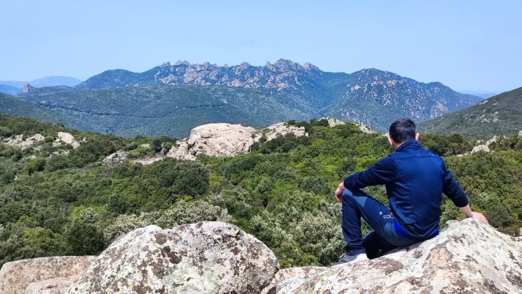 panorama sulle creste granitiche di Settefratelli,